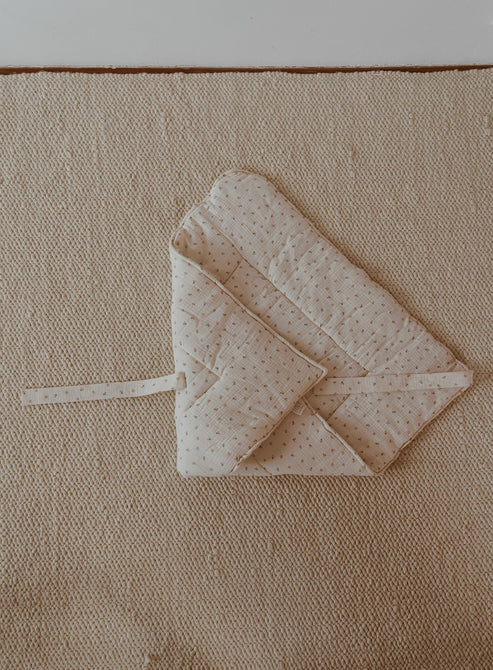 Nid d'ange|couverture d'emmaillotage Le Monde de Lélia