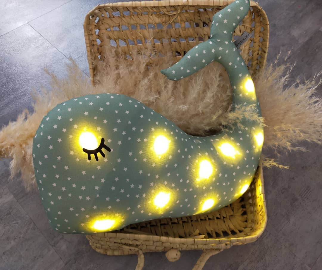 Coussin Lumineux baleine |veilleuse bébé les petits titous