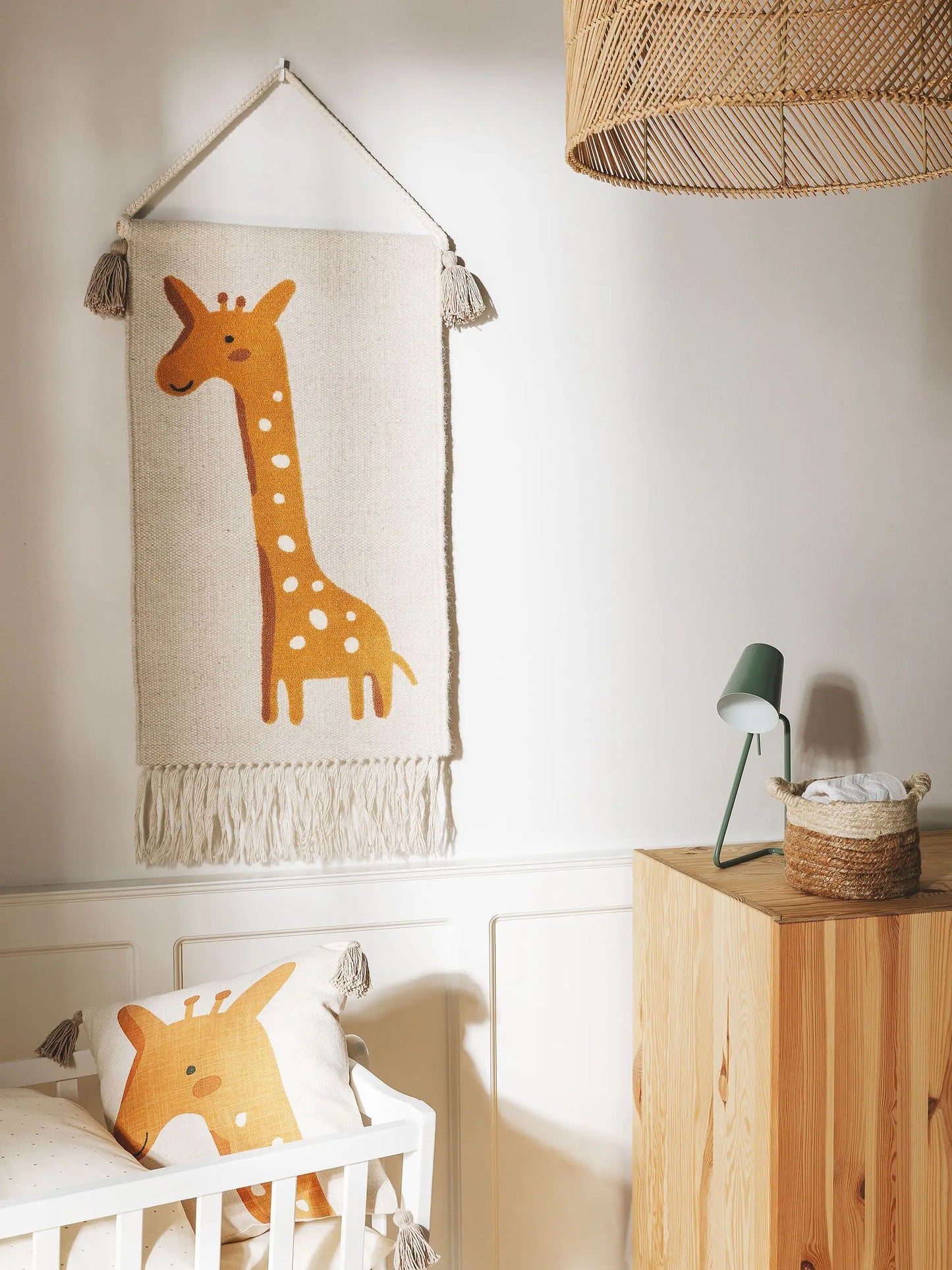 Déco murale girafe|tapis à suspendre fait main Benuta